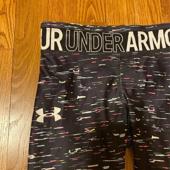 Under Armour Youth MD Girls' HeatGear® Armour Crop (GUC) legging - Picture 3 of 4